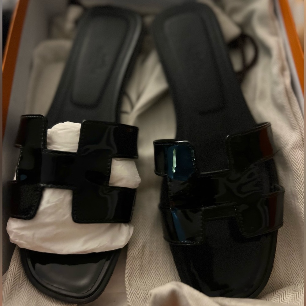 Authentic Hermes Oran sandal
